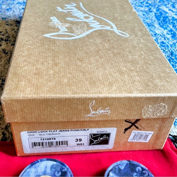 CHOC LOCK POINTED TOE FLAT CHRISTIAN LOUBOUTIN - Picture 2 of 9